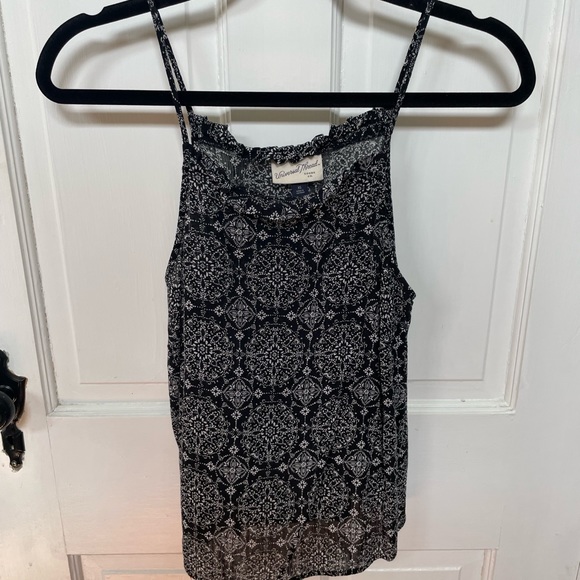 Universal Thread tank top size extra small - Picture 4 of 6
